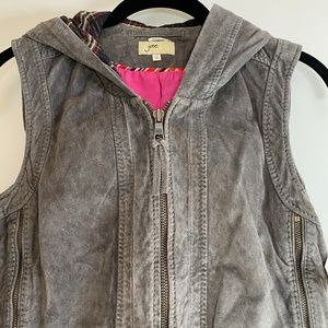 June Suede Cropped Vest Gray Small NWT!